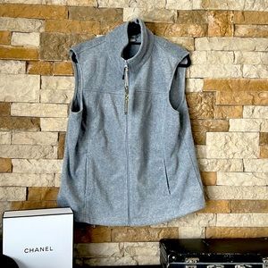 Sold NWT Cabela’s Fleece Vest- 2 vests -1 Gray 1-Black